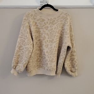 Goodnight Macaroon oversized leopard sweater